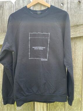 Naomi Nomi Black Crewneck Sweatshirt with Pocket Graphic